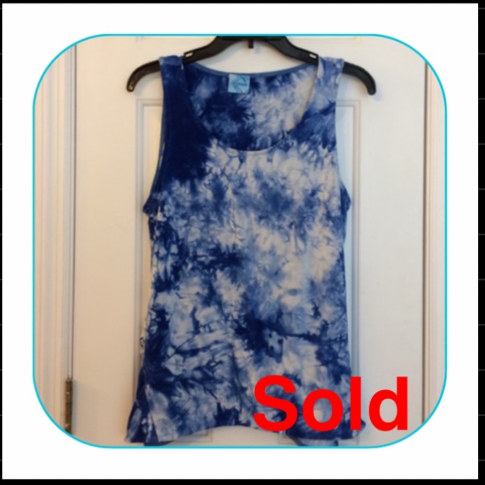 💰"Formula" White and Blue Women Top - Size L